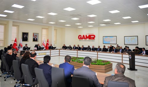 İl Afet ve Acil Durum Koordinasyon Kurulu Toplantısı, Valimiz Hüseyin Öner’in başkanlığında yapıldı (22.12.2022)