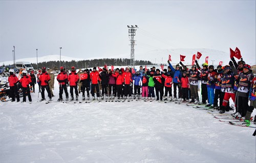 Yalnızçam Kayak Merkezi'nde kayak sezon açıldı (15.01.2021)
